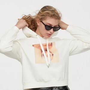 Ariana Grande Sweetener Cream Hoodie - L